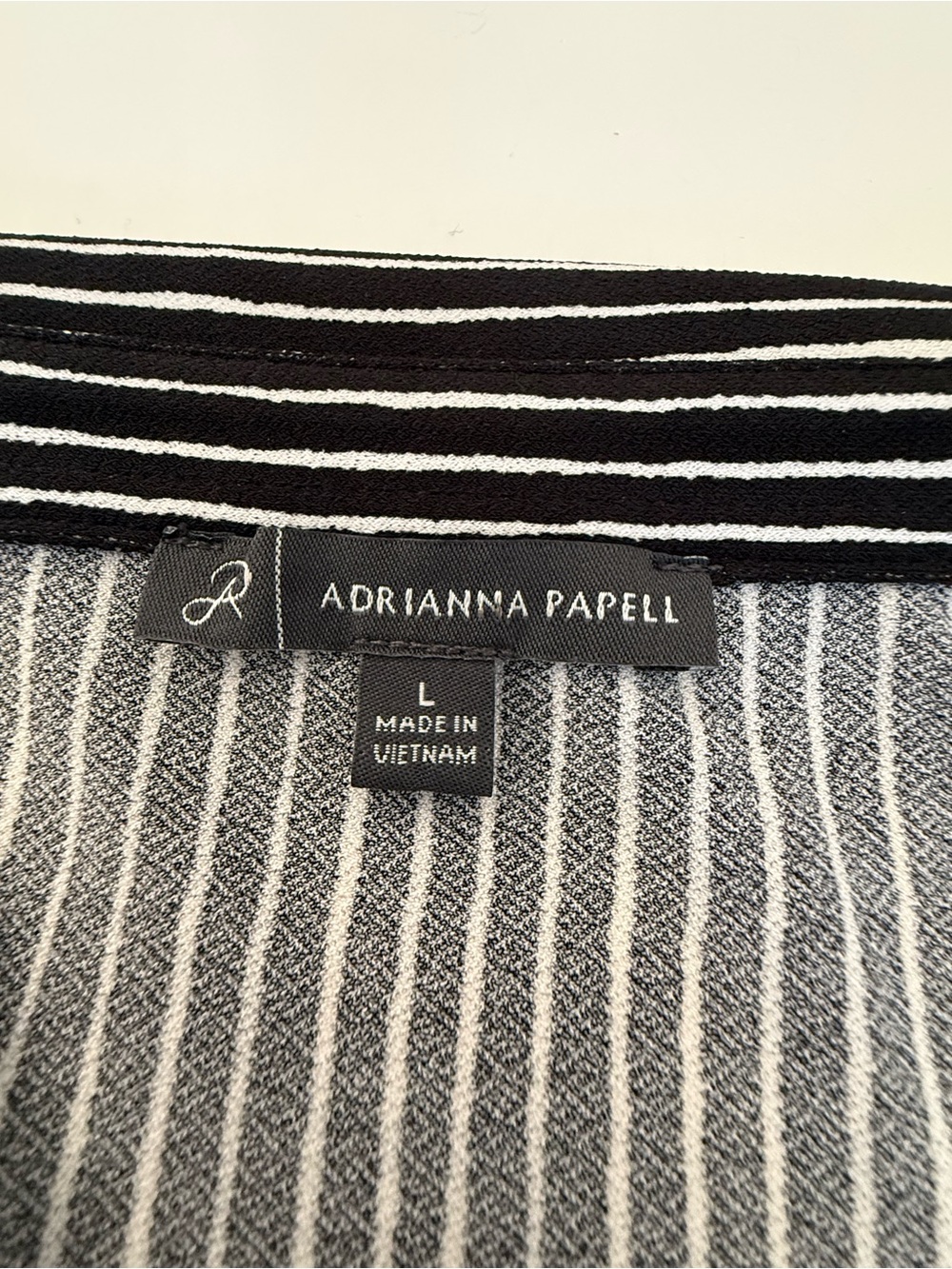 Adrianna Papell Black White Vertical Striped V-Neck Blouse Top Size L - Picture 5 of 9